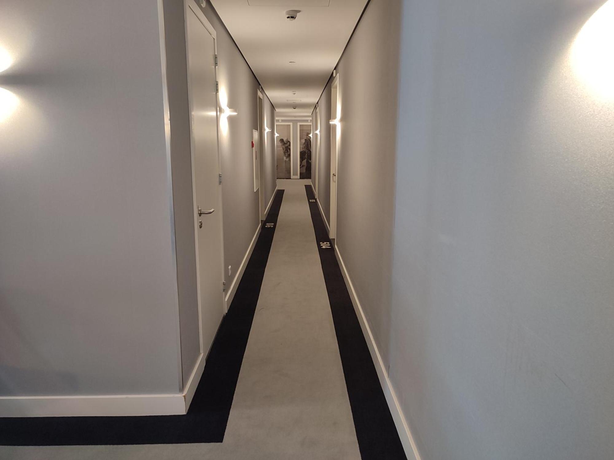 B-Aparthotel Kennedy Гаага Екстер'єр фото