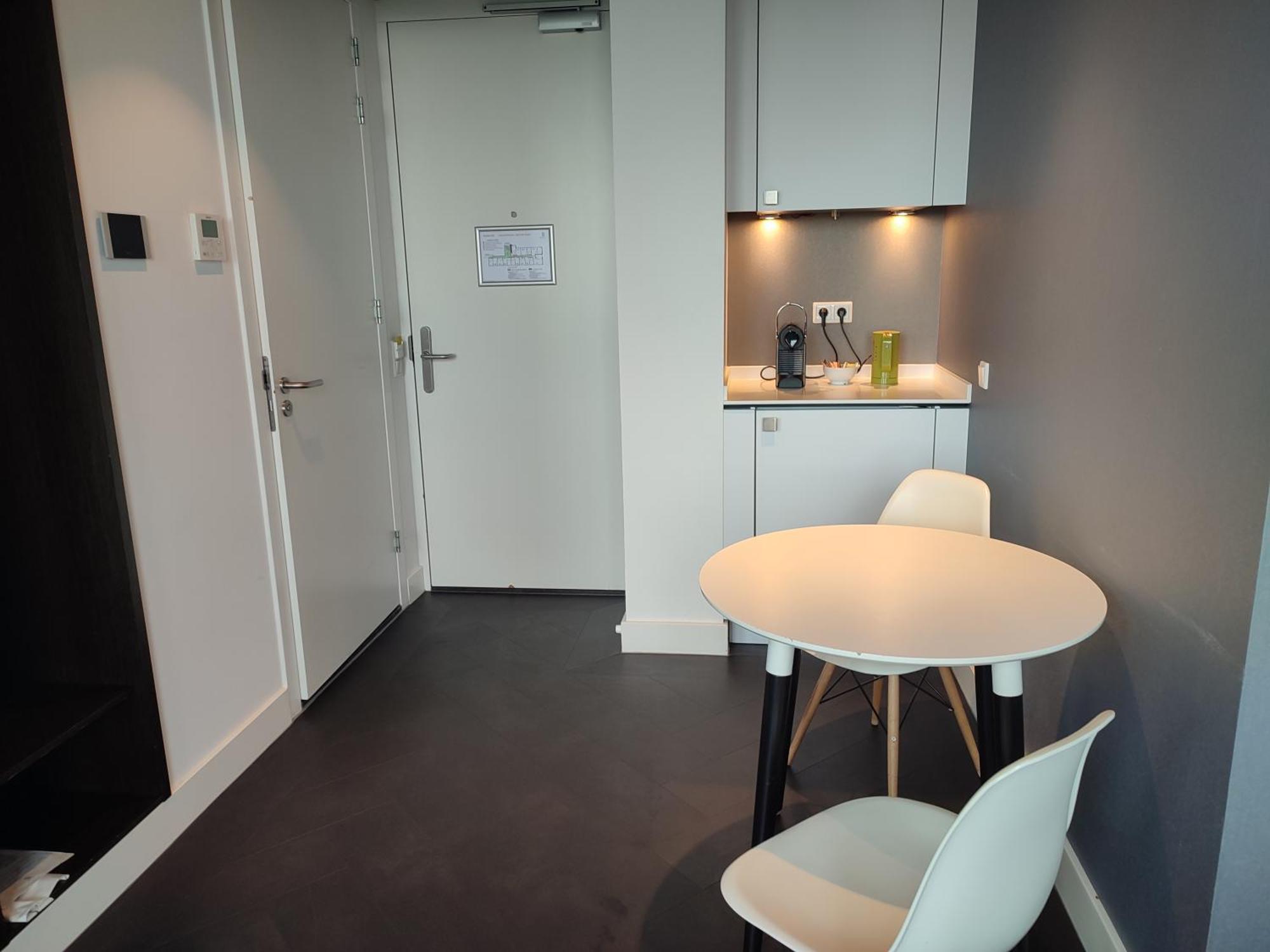 B-Aparthotel Kennedy Гаага Екстер'єр фото